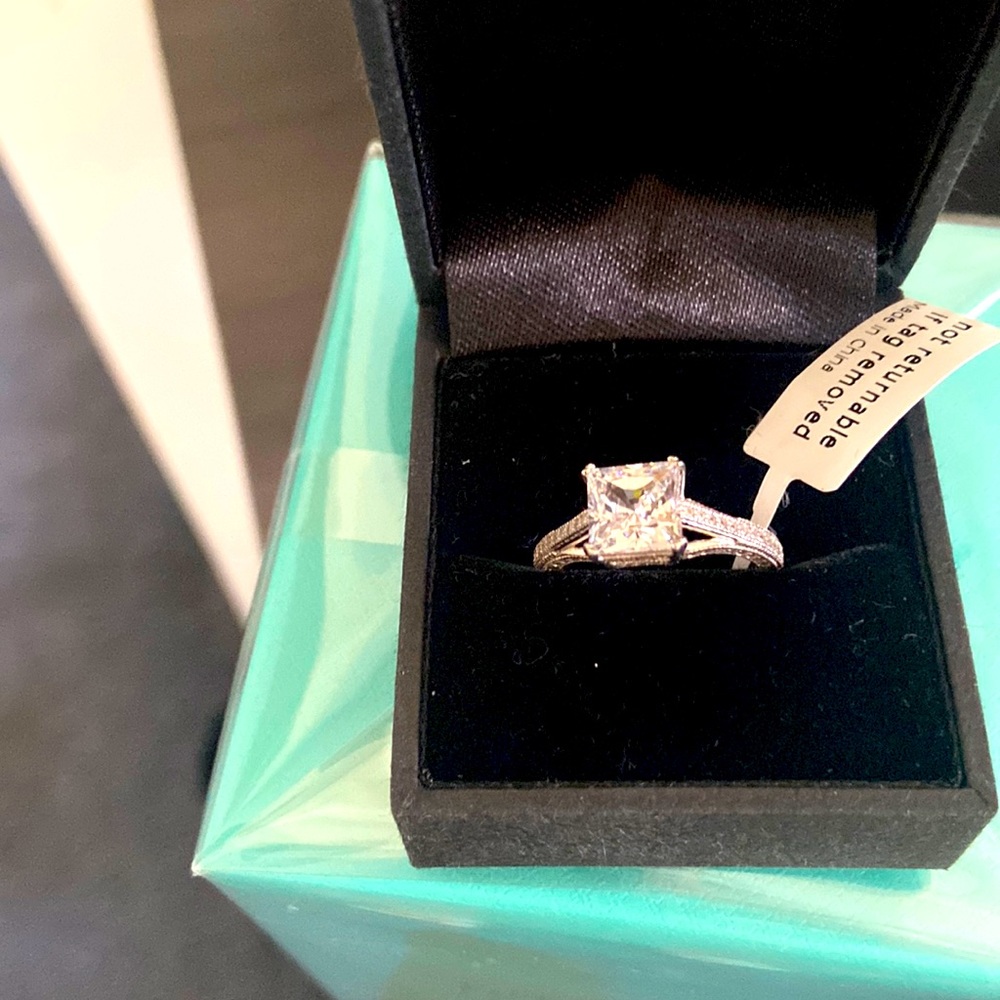 Princess cut ring, 925 sterling silver.